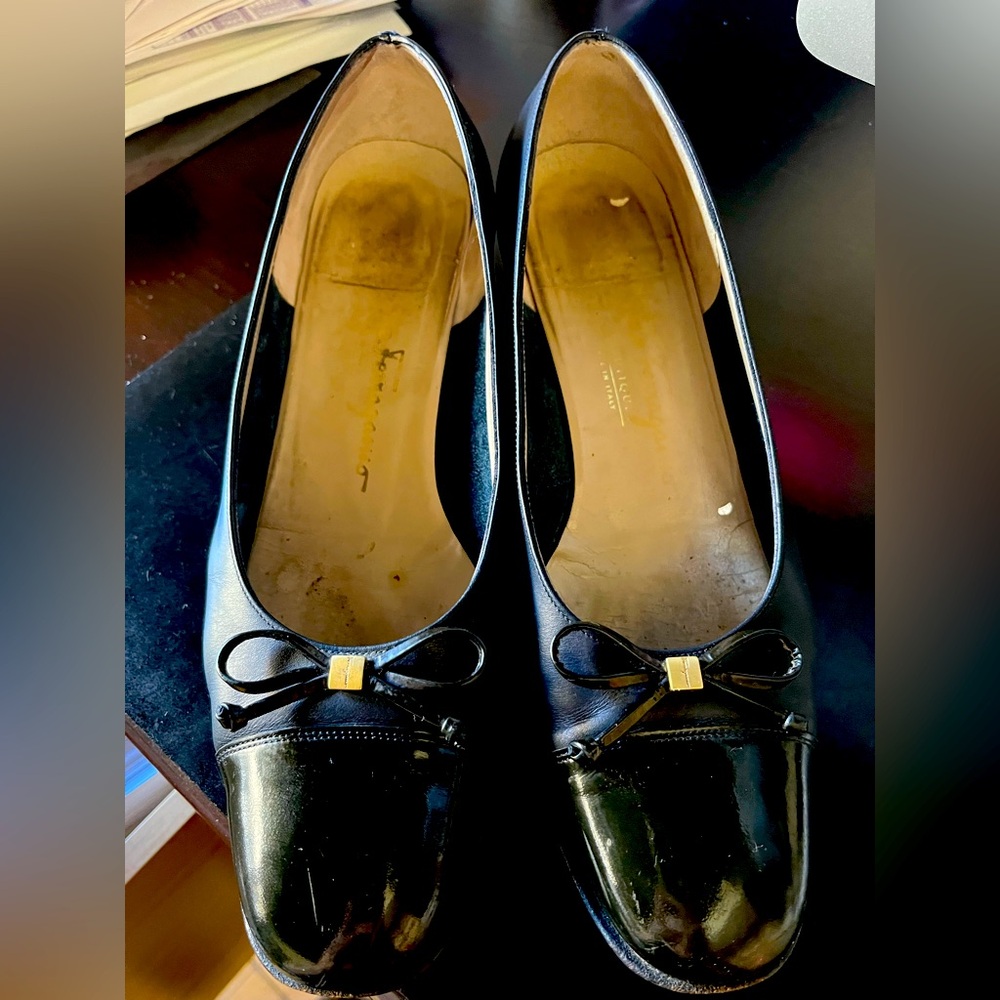 Ferragamo Two-Toned Black Patent Low Heeled Pumps 7.5B